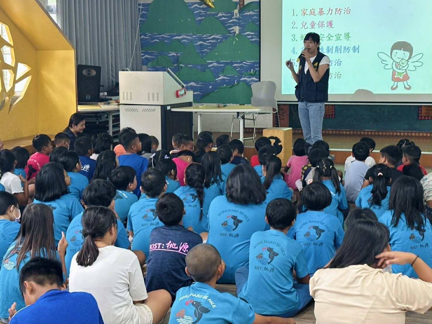 東警婦幼隊攜手孩子築起安全防線，強化兒少自我保護意識 