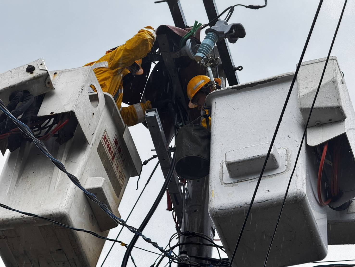 樺加沙侵襲台東地區近5千戶停電　台電動員全力搶修復電已約九成四