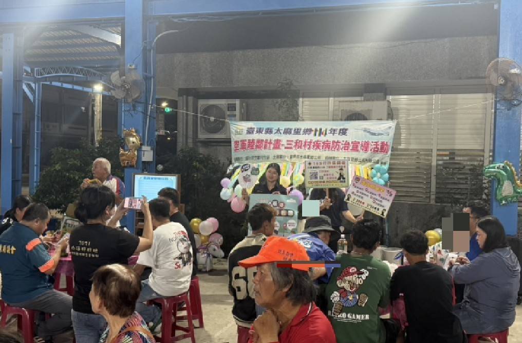 大武警結合空軍睦鄰活動 宣導行人交安 提醒小心假網購詐騙