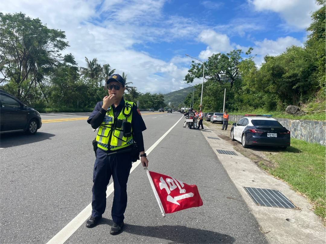 大武警協力臺東監理站實施監警聯合稽查 確保民眾假期乘車安全