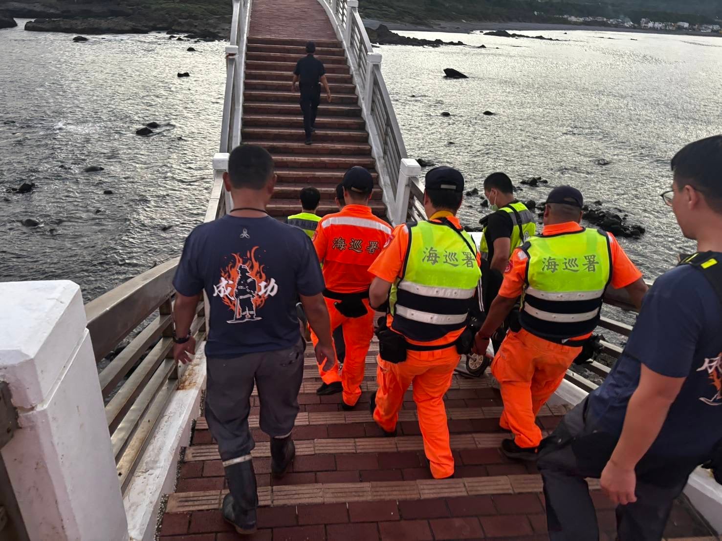  台東三仙台遊客失聯 海巡警消合力救援送醫