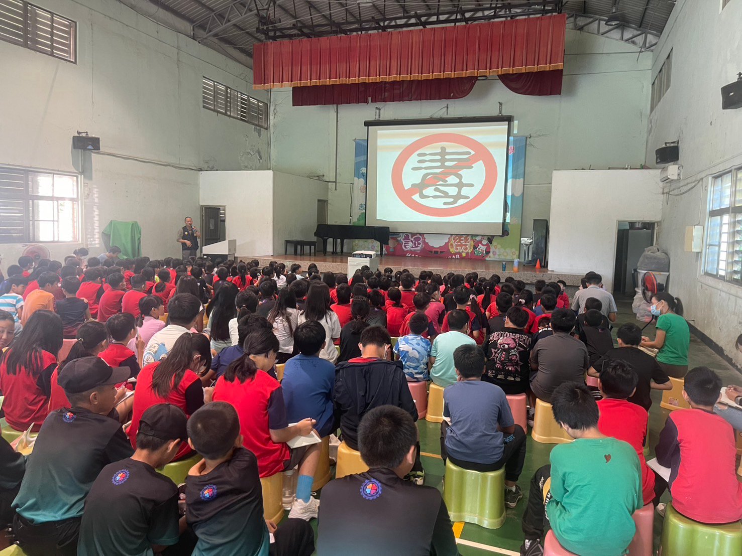 警察局少年警察隊至豐田國小反毒、識詐法治教育宣導