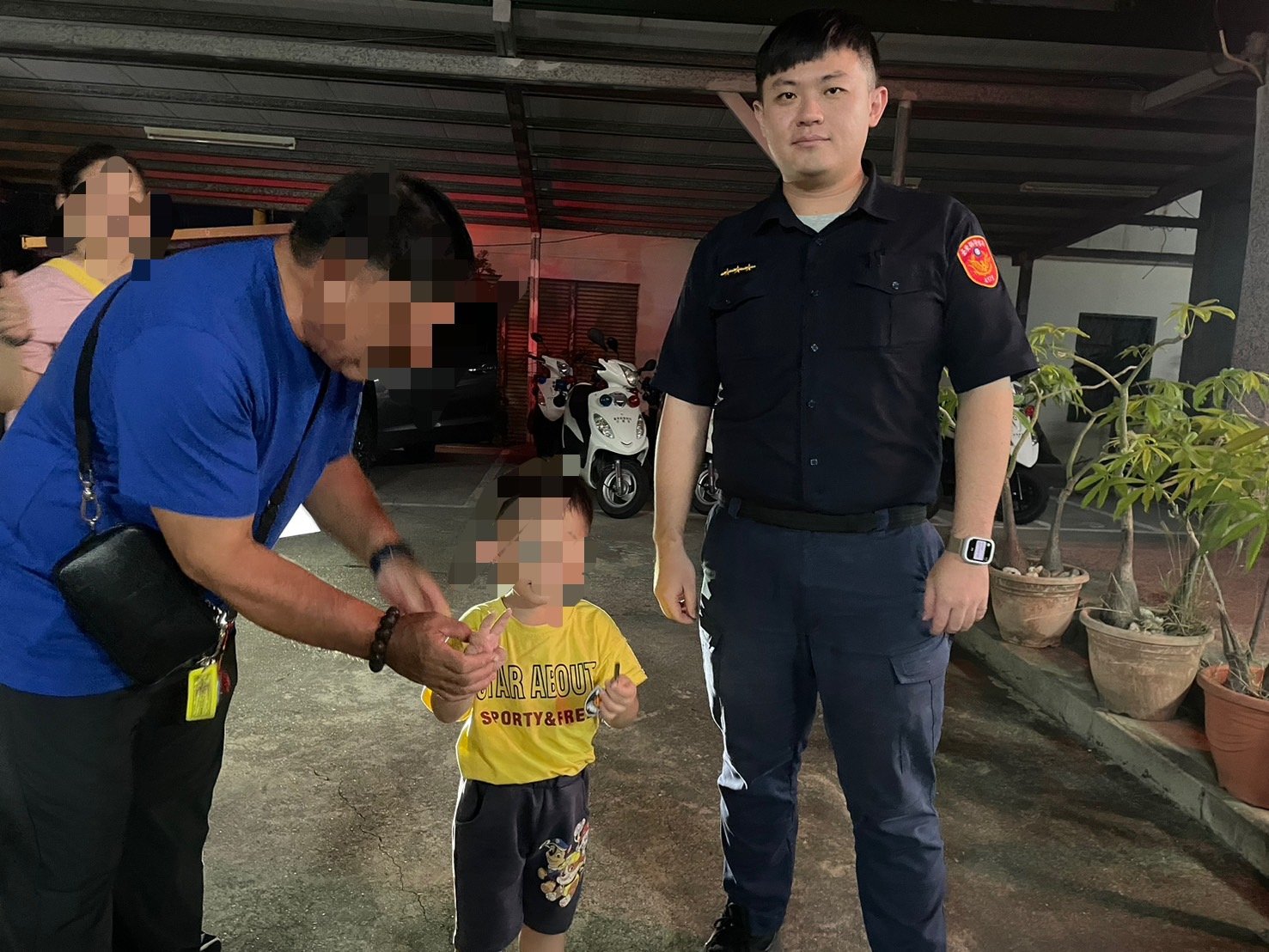 遊客遺失包包急報案,大武警暖心安撫童情助安心
