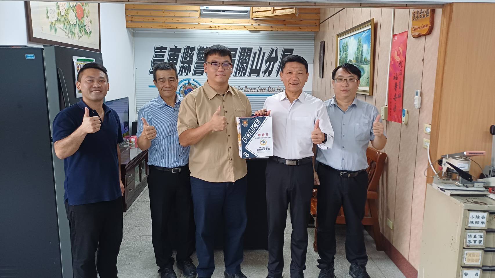 臺東警局長親頒破案茶 慰勉聯合專案小組緝獲連續竊嫌有功團隊