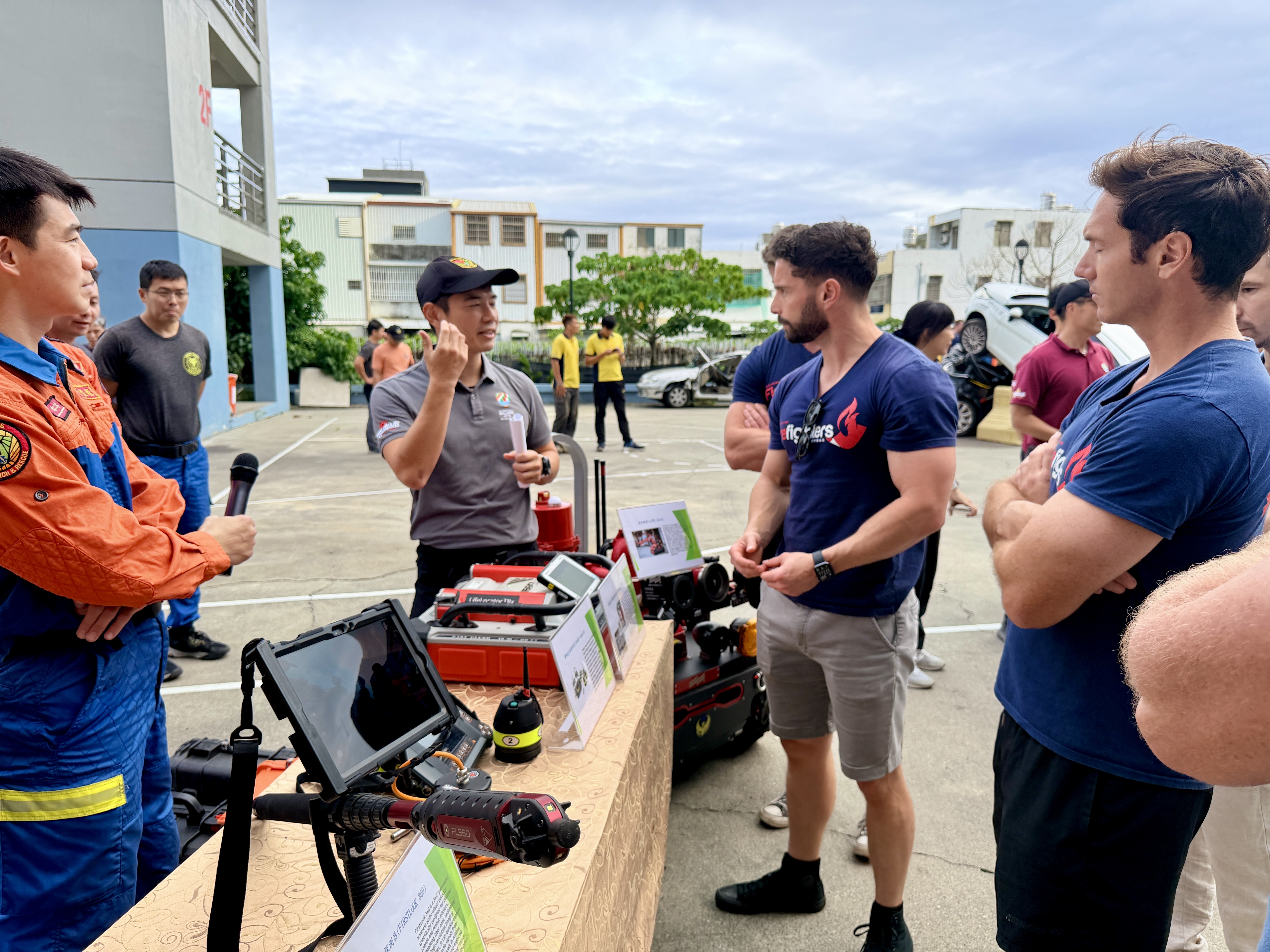 臺、澳消防英雄齊聚臺東 深化山域車禍救援技術 