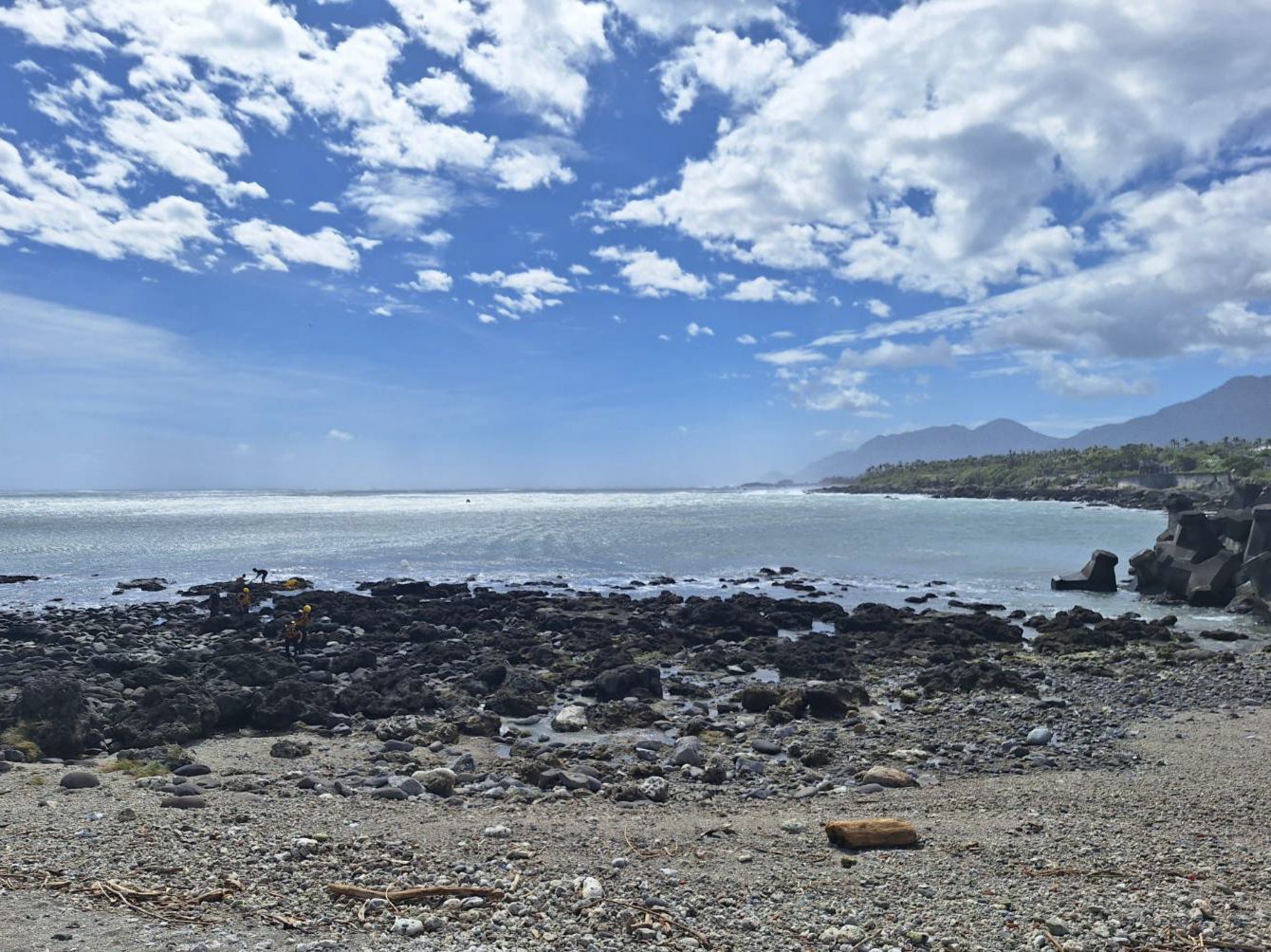 成功分局及時協助海上急難　衝浪民眾平安脫險