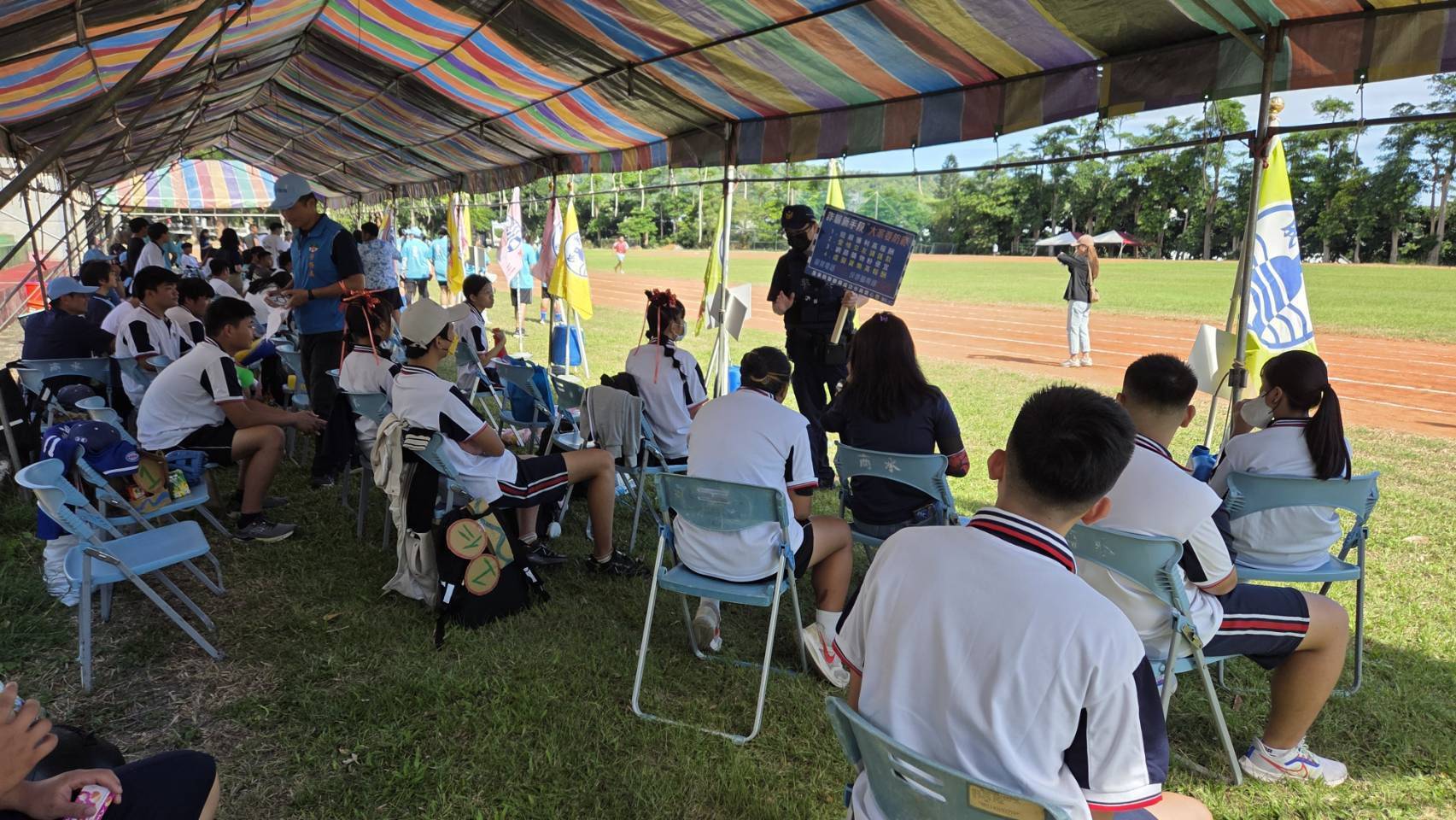 國立成功商業水產職業學校校慶運動會　結合校園活動宣導交通安全與防詐觀念