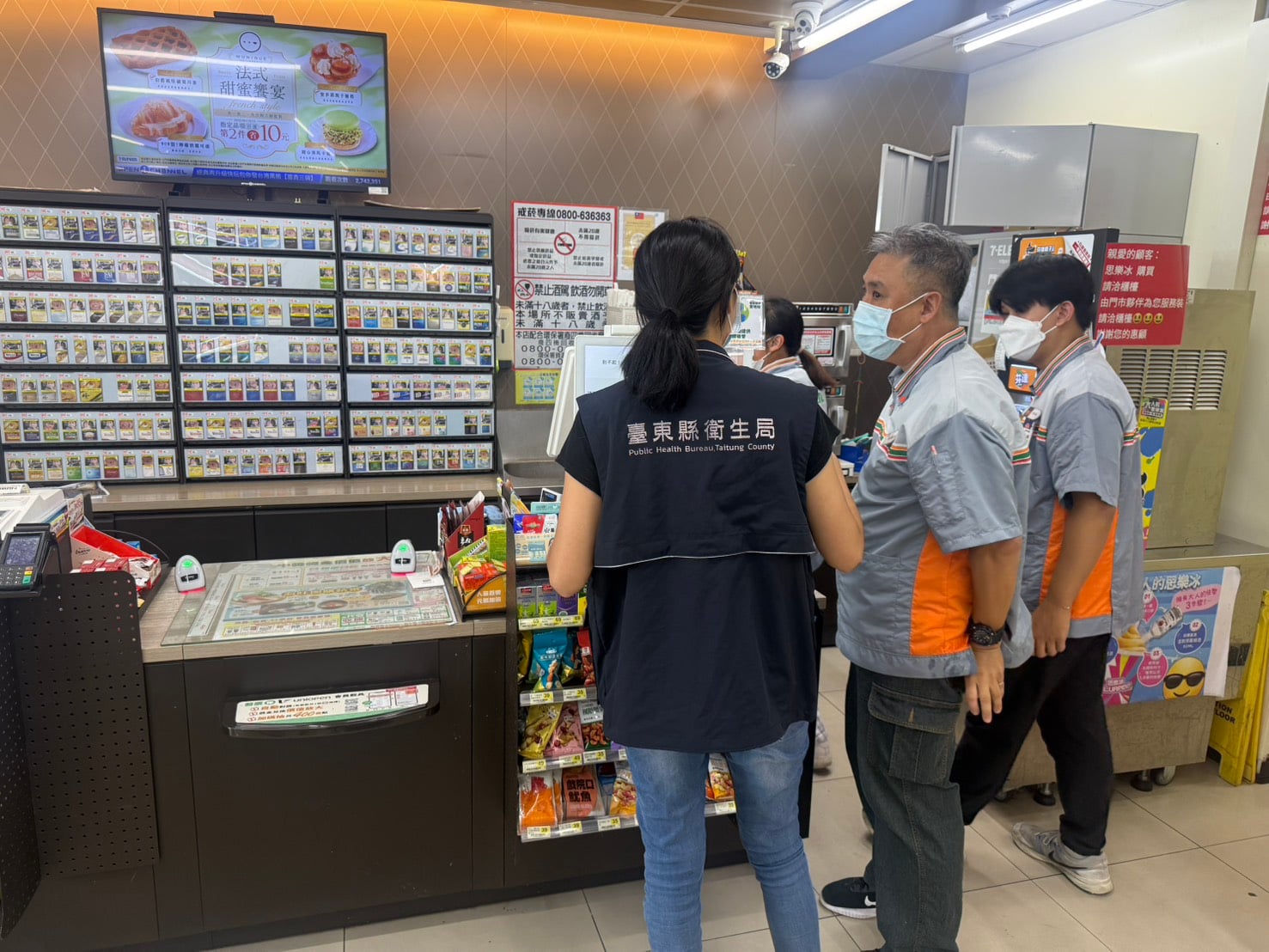重申杜絕不法菸害決心 ! 衛生局稽查全縣66家 加熱菸上架販售超商
