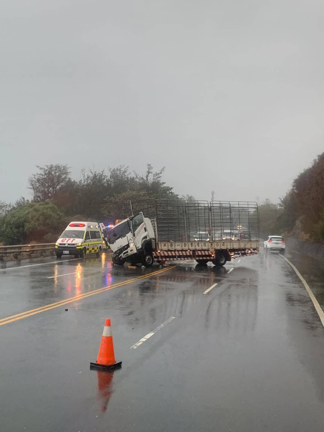 台9線417.5公里處交通事故 僅一車道可通行