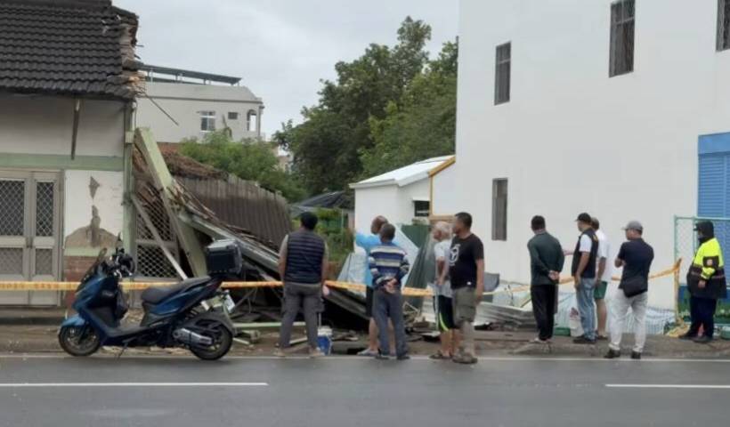 台東市更生北路工地旁老舊民宅不明原因倒塌　所幸無人傷亡