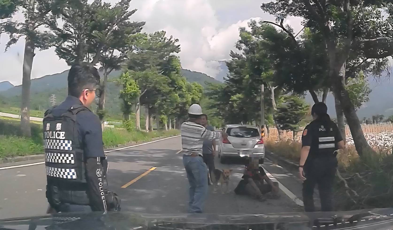 男子寒晨倒臥路旁險釀意外　關山警察分局與熱心民眾即時救援