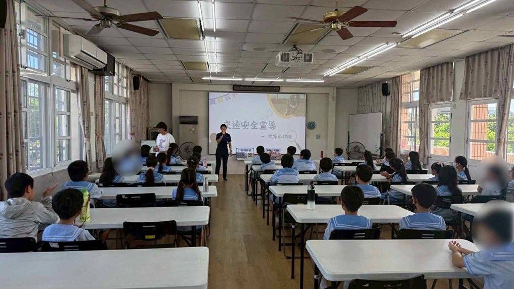 寶桑警察所走入校園宣導　學童踴躍舉手搶答