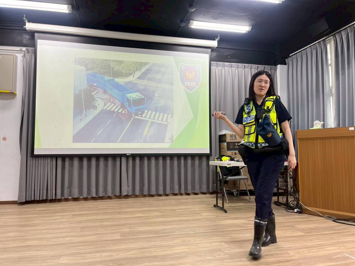 鹿野警察至龍田國小宣講　生動有趣課程讓學童收穫滿滿