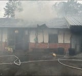 台東中興路老屋燒柴煮水釀禍　百坪鐵皮平房付之一炬　無人傷亡