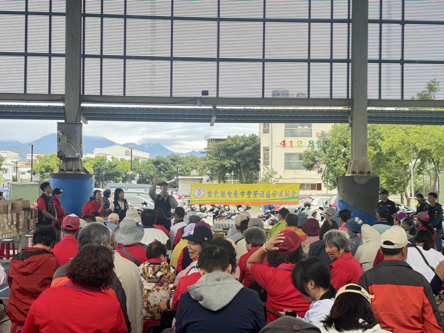 東警宣講團前進豐榮社區 犯罪防範、道安觀念不漏接