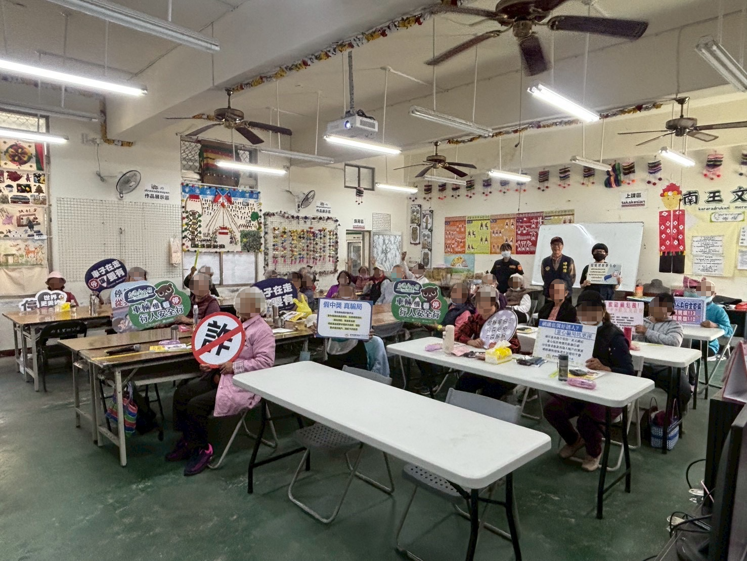 警察局交通警察隊深入社區 宣導防制酒駕與停讓文化