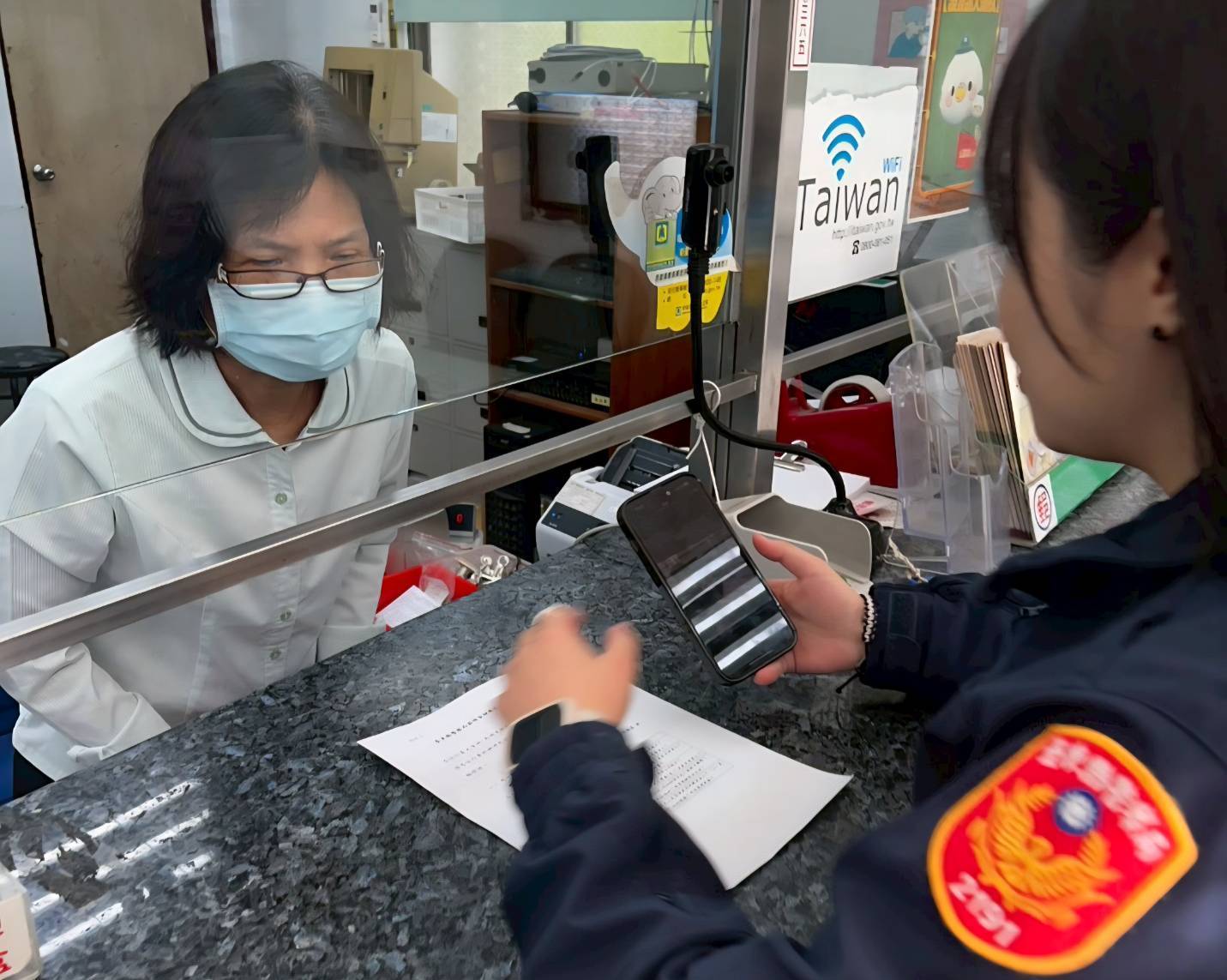 關山警察攜手金融與超商築起防詐防線　透過 關懷詢問 及 情境模擬 強化第一線攔阻力