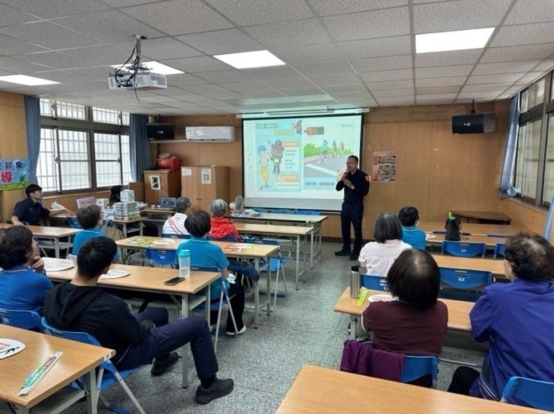 中興警察走入社區宣導 交通反詐一次說給你聽