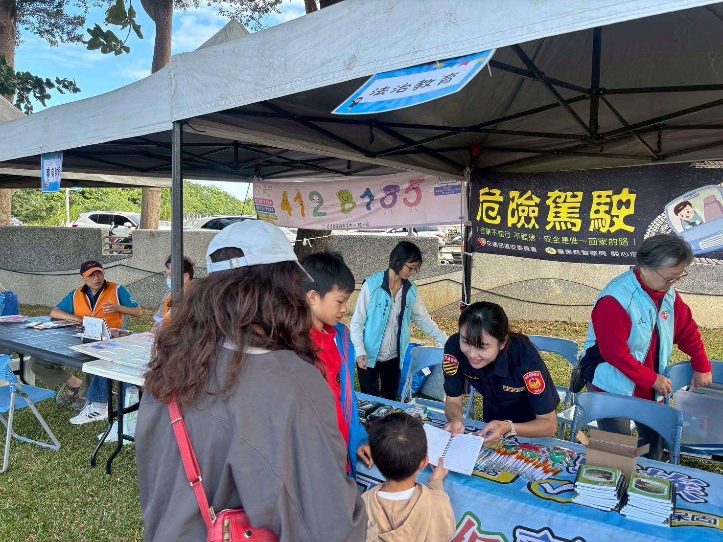 守護孩子的笑聲與安全 交通警察隊結合校慶宣導