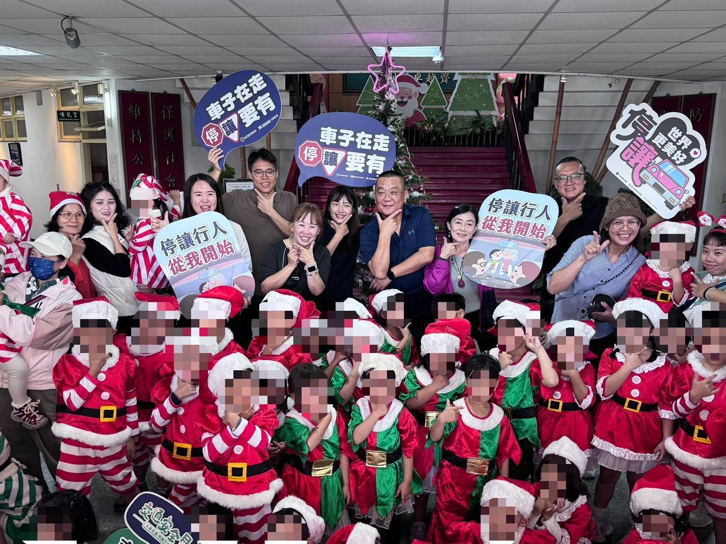 私立天真幼稚園師生65人走訪警察局、歌舞律動謝警察辛勞