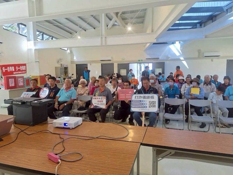 交通、防詐雙管齊下！知本警察開講社區安全課，民眾大讚很實用