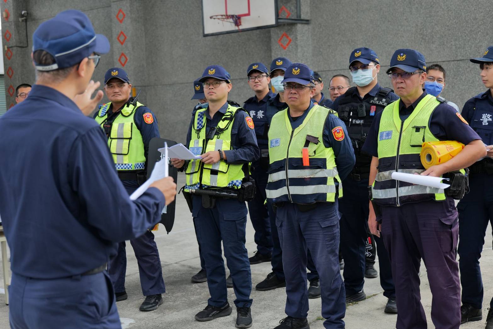 成功警察分局辦理隨機攻擊實警演練　強化大眾運輸安全防護能量