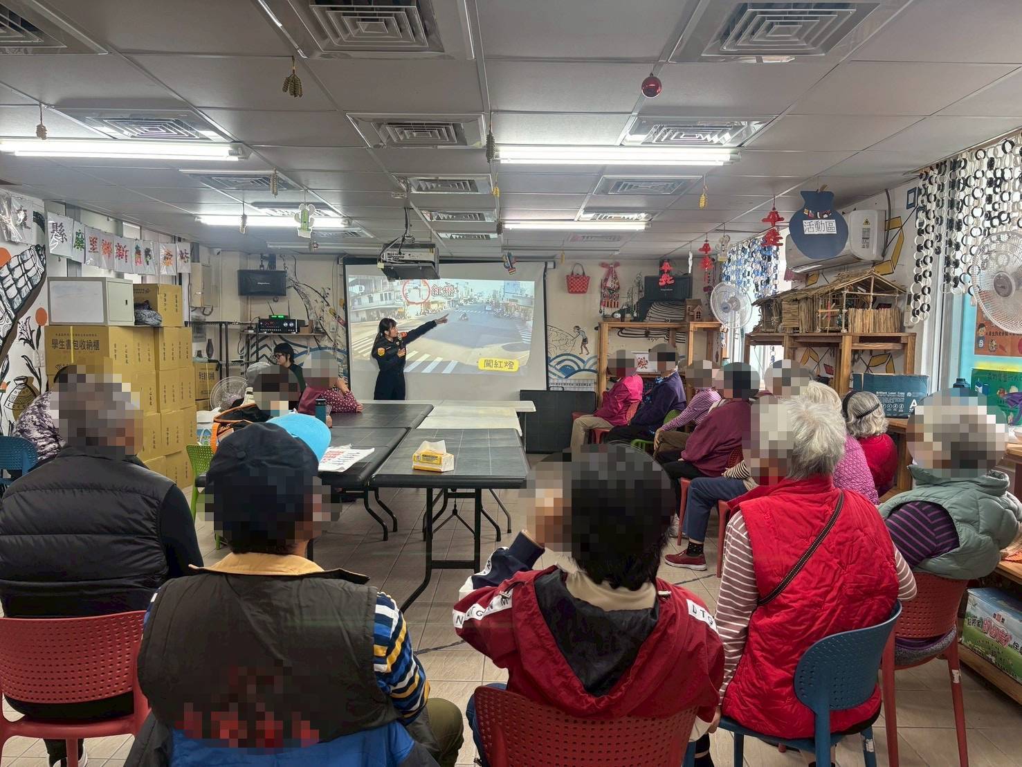 警察局交通警察隊深入社區宣導 攜手打造安心生活環境