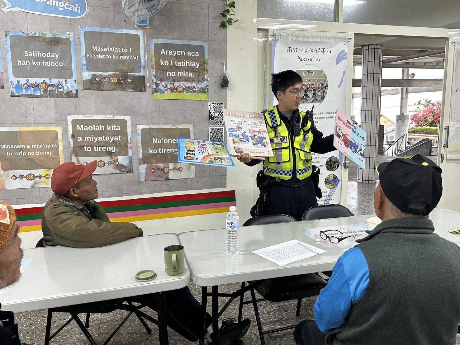 警政深入社區文健站　加強高齡長者交通安全及反詐騙宣導