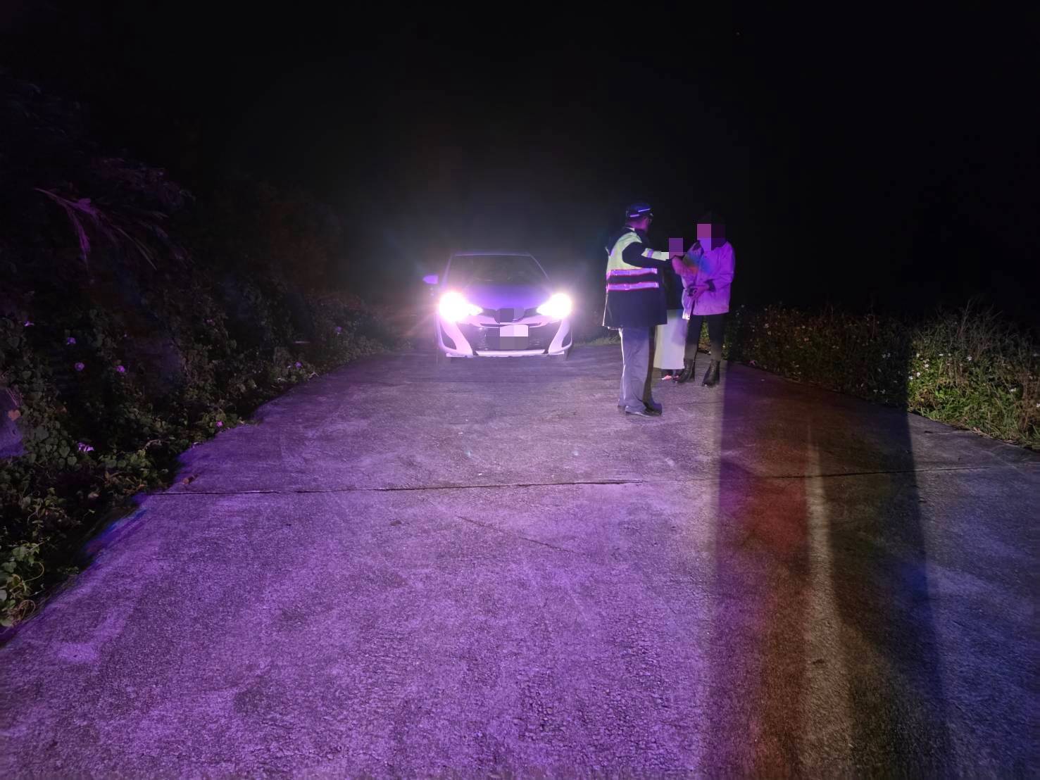 民眾駕車上山遊玩迷途，太麻里警察暖心協助化險為夷