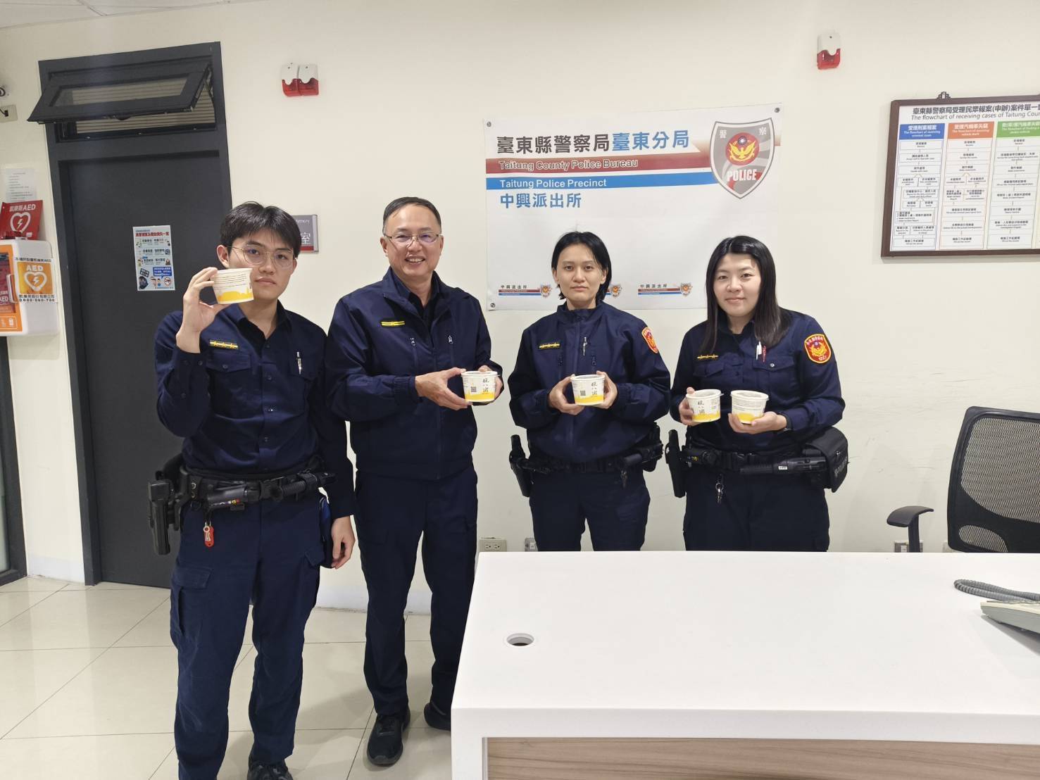 東市佛寺寒冬送暖　臘八粥慰勞臺東警察守護平安辛勞