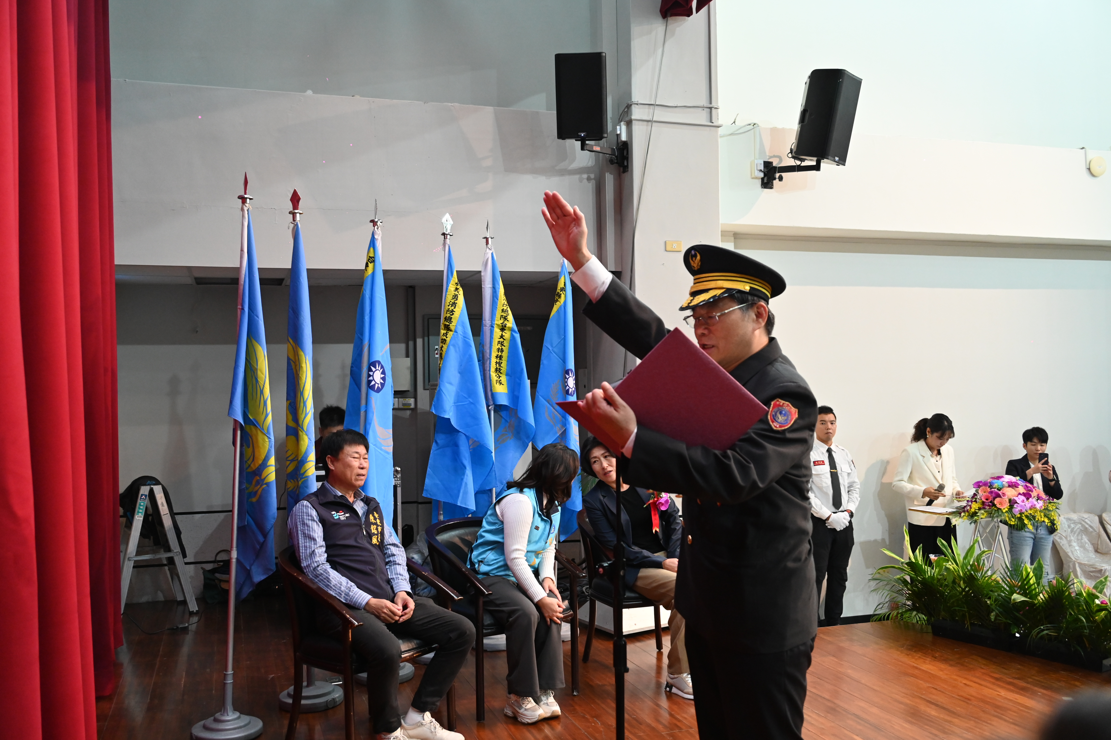 臺東縣消防局長布達 饒慶鈴感謝卸任管建興局長42年奉獻 期許新任盧東發帶領團隊再創高峰