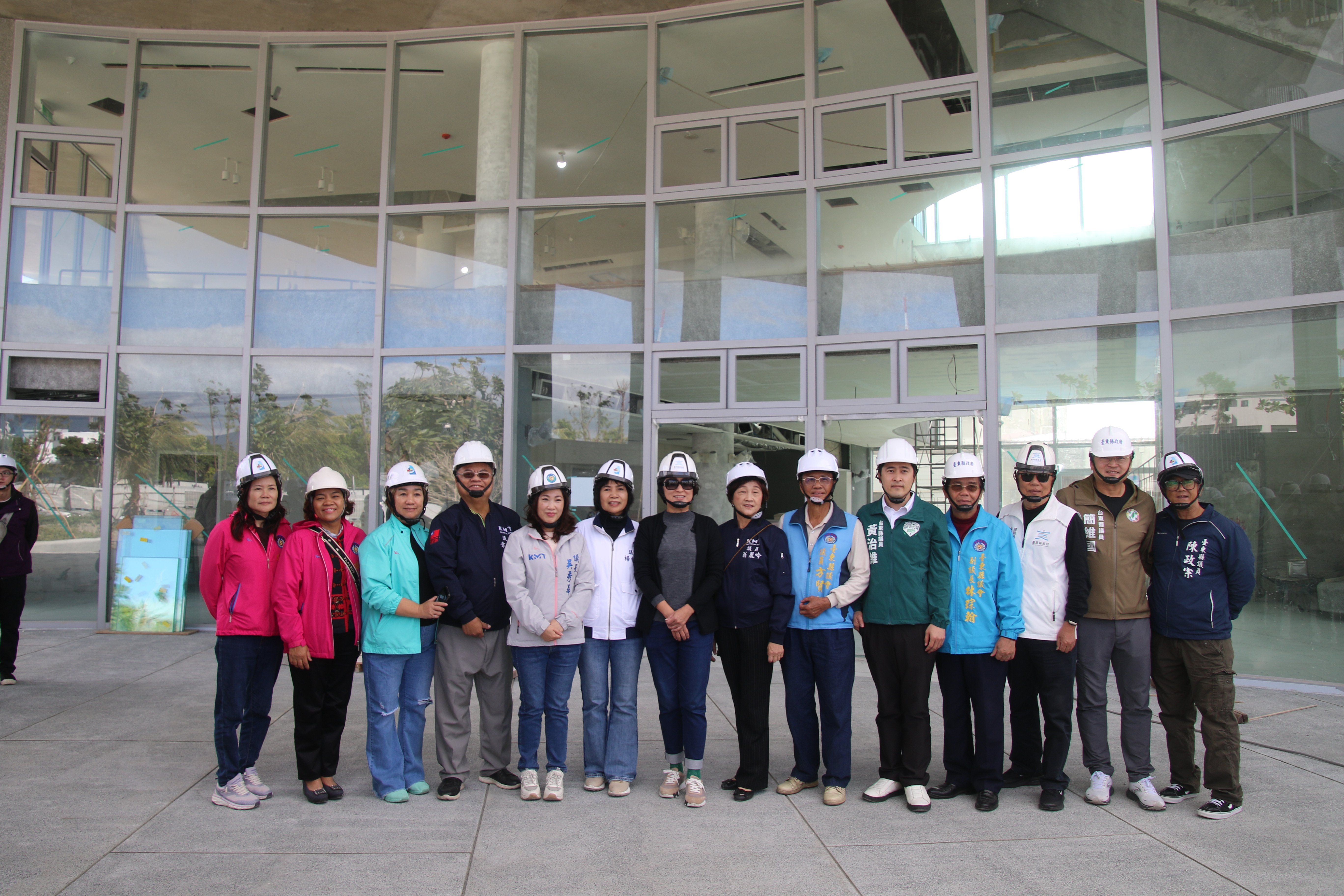 臺東全民運動館及青少年福利服務中心進度超過9成 議會今視察 饒慶鈴:打造全齡共融的健康場域