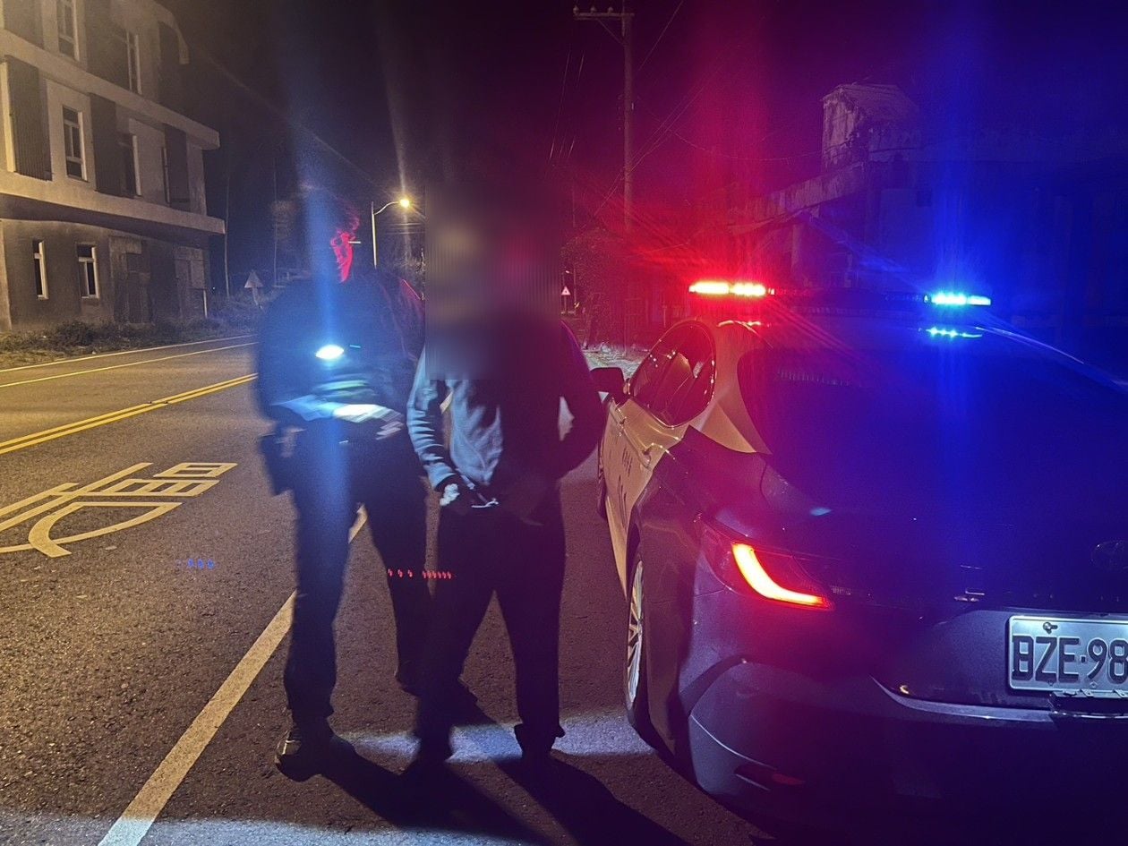 警方夜間暖心協助　疲憊民眾平安返家