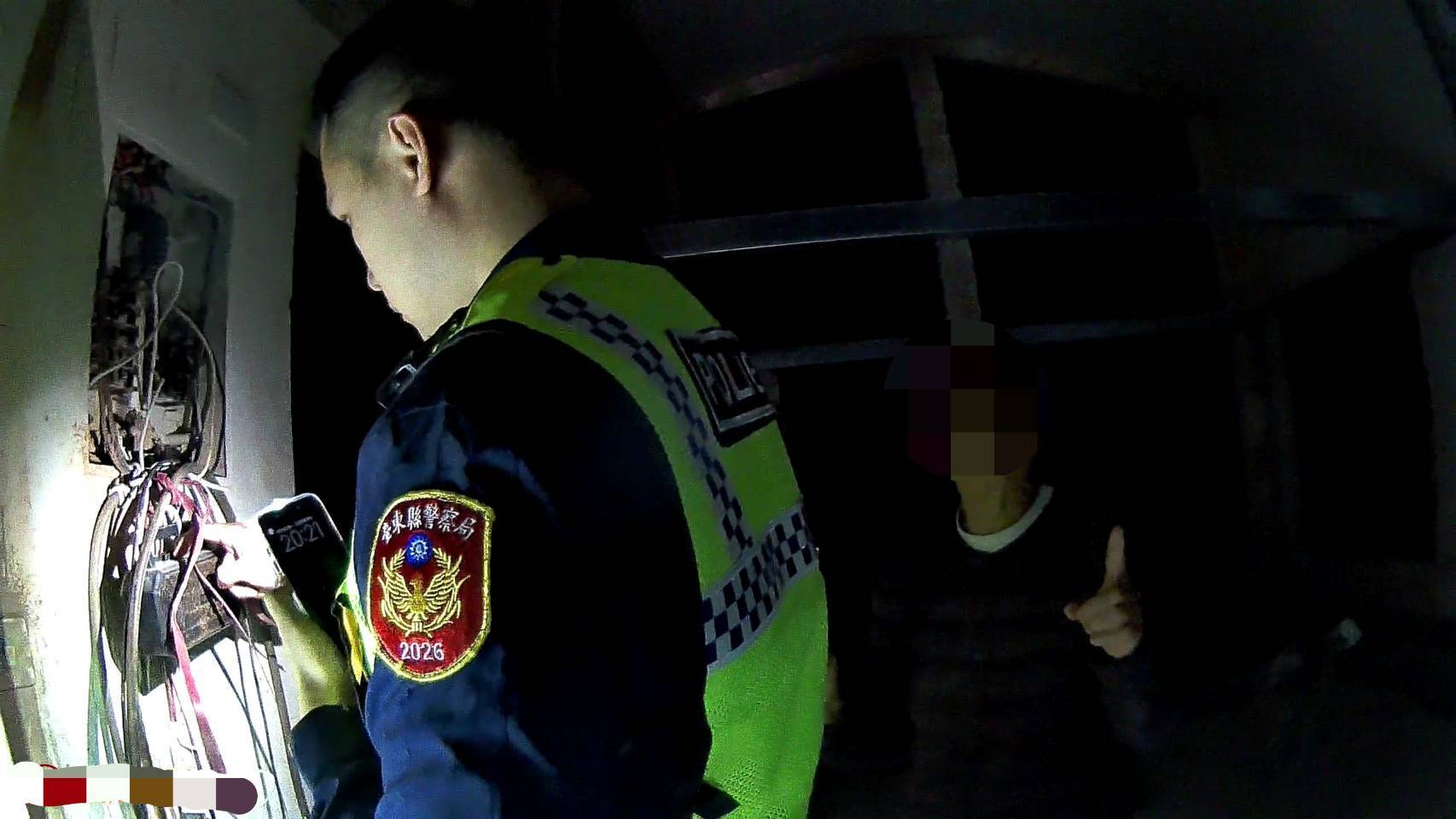 虛驚一場！深夜工地傳人聲嚇壞獨居婦　池上警速查明為藍芽音響 Low Battery 警示聲