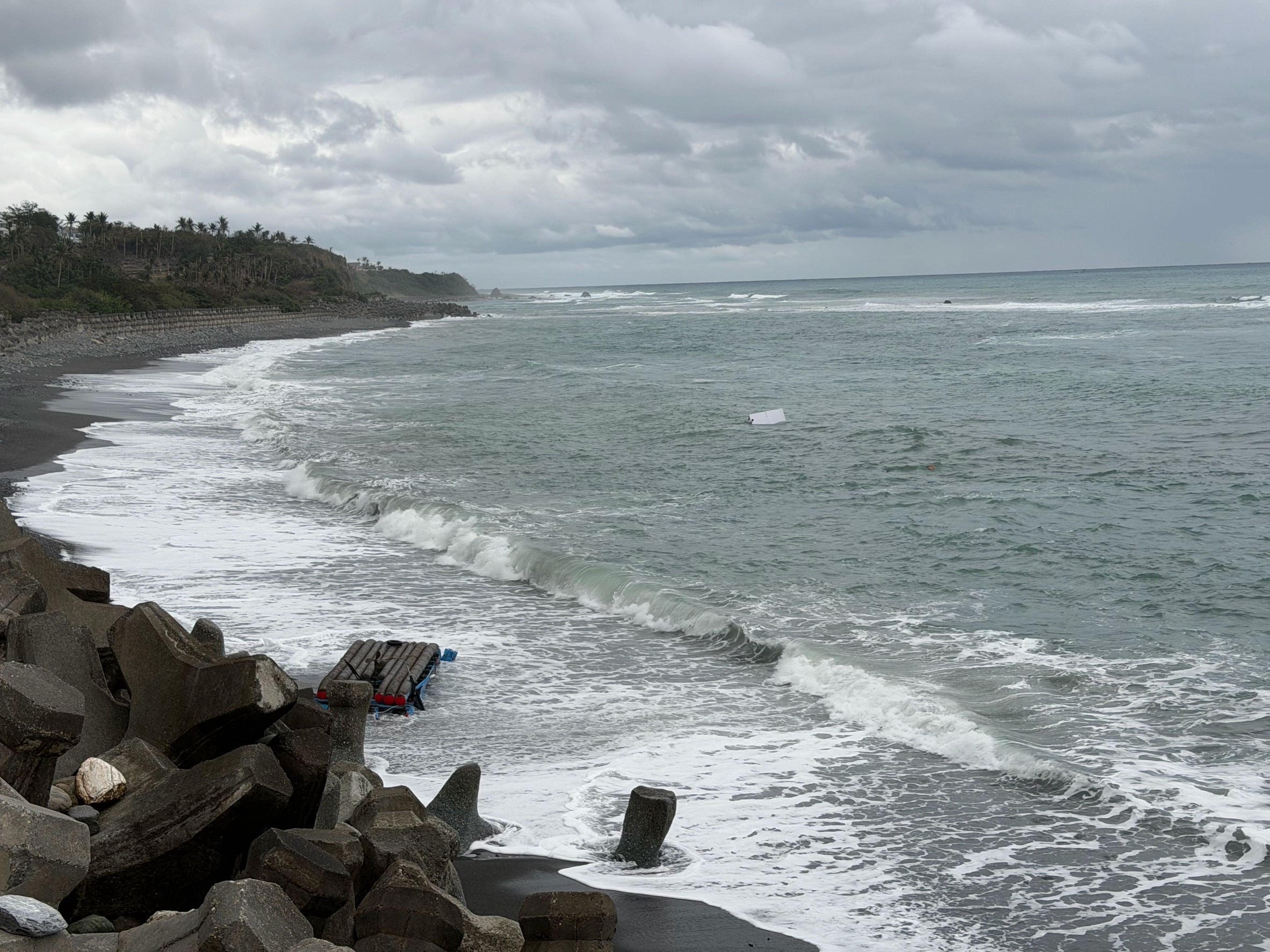 金樽漁港膠筏翻覆　男子溺水OHCA送醫不治