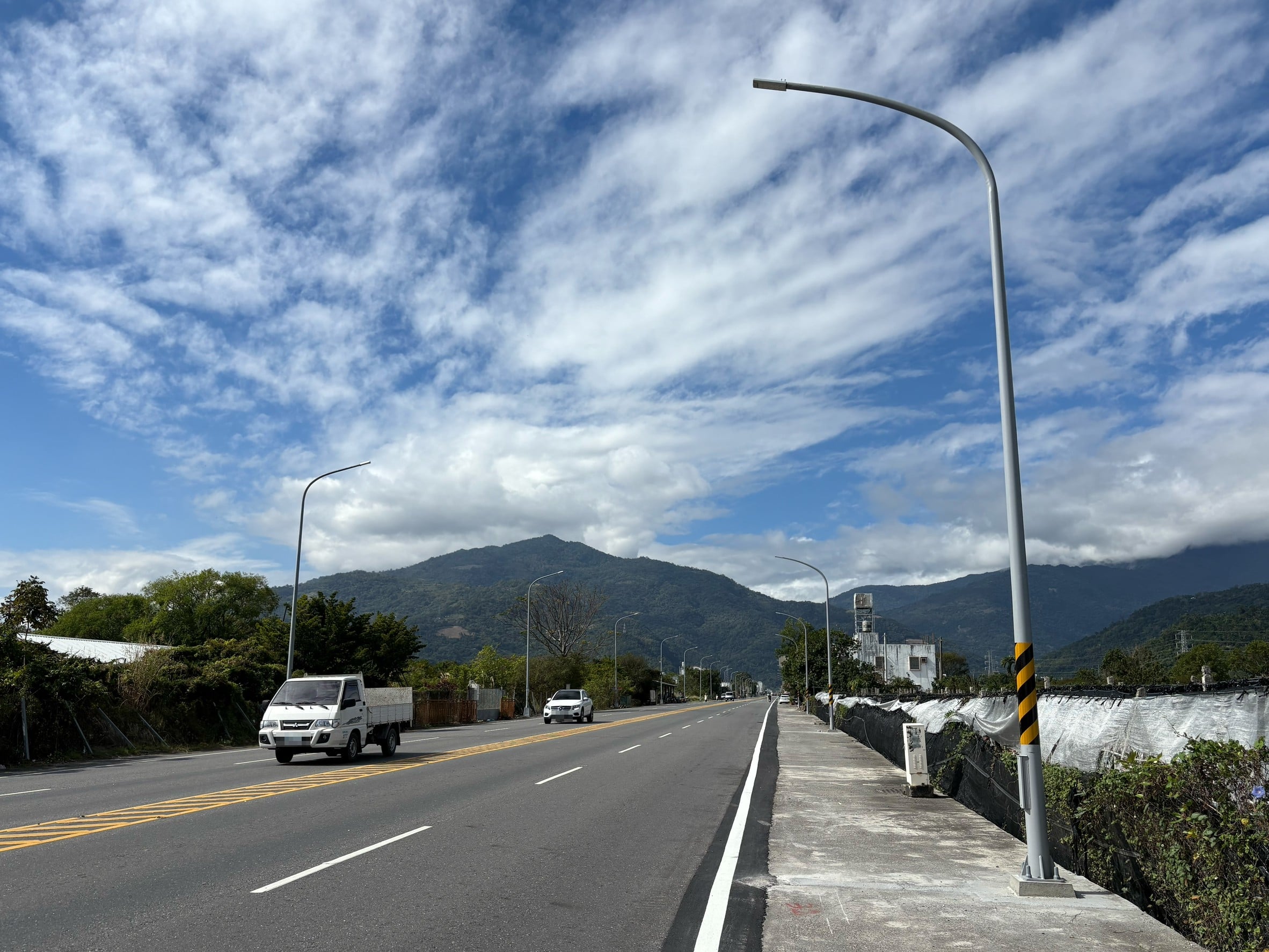 臺東市區路燈升級啟用　雙色溫LED照明強化夜間行車安全