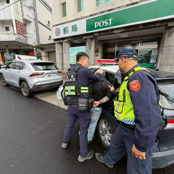 初鹿警執行金融機構防搶演練　強化通報應變守護財產安全