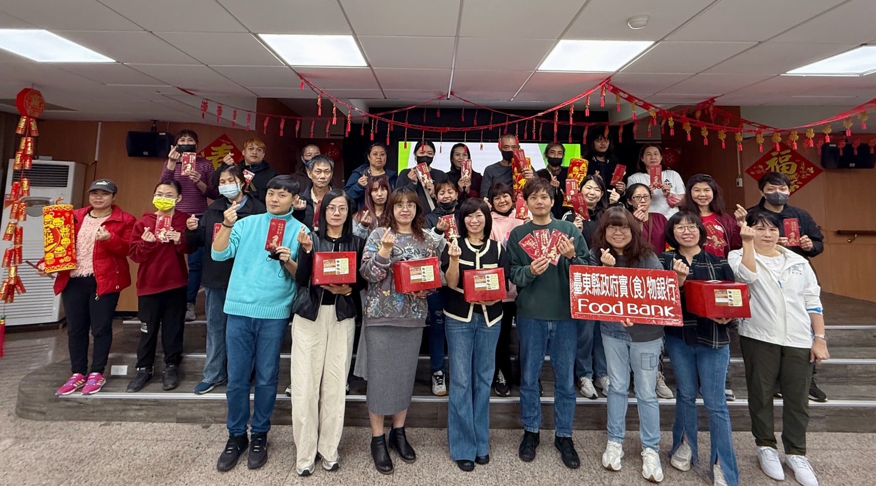 「食」刻相伴！春節團圓不缺席 臺東實(食)物銀行提前發放1,250份年菜送暖