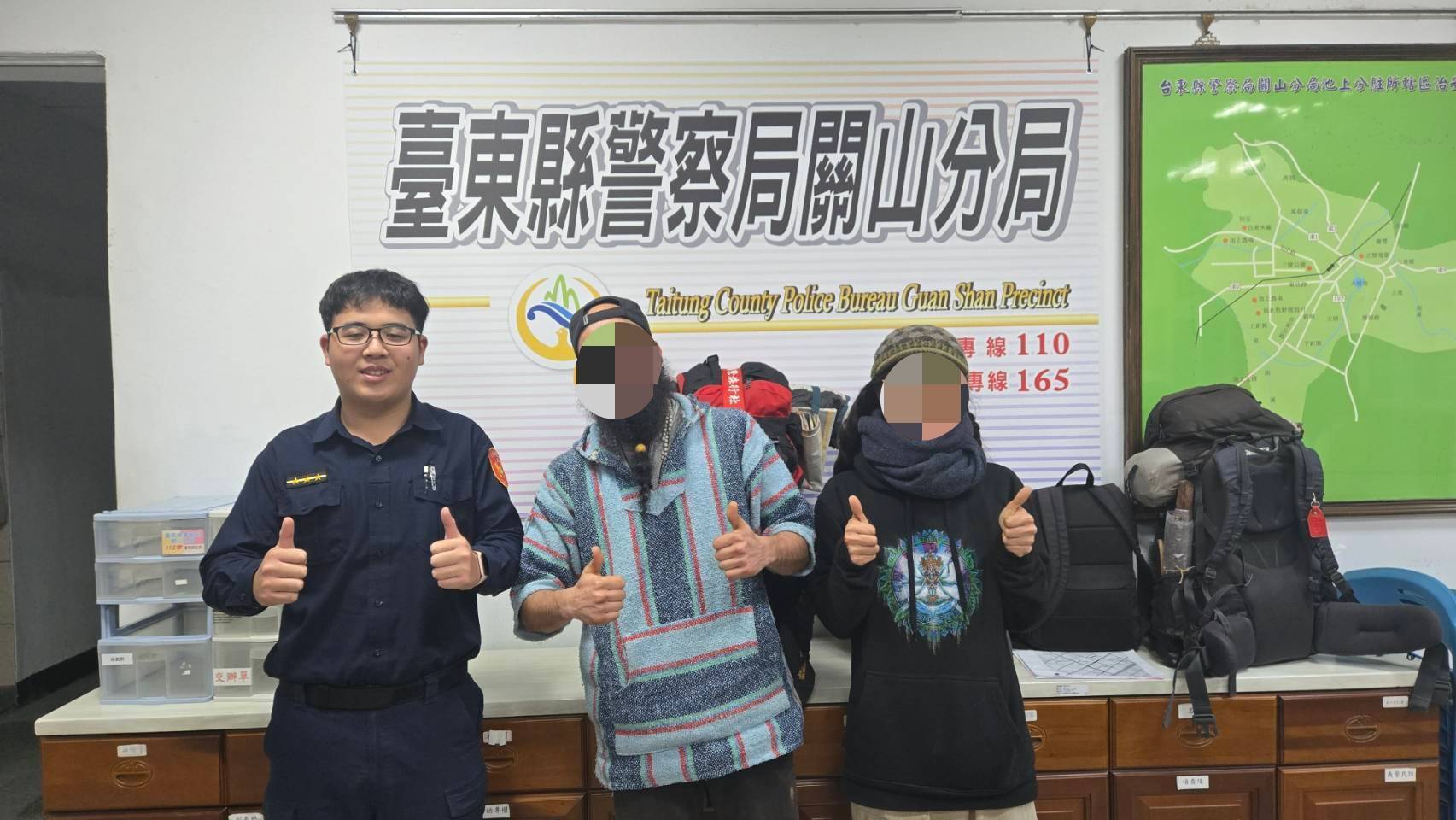 一張英文告示牽起國際情誼　池上警察暖心代管行囊感動土耳其旅人