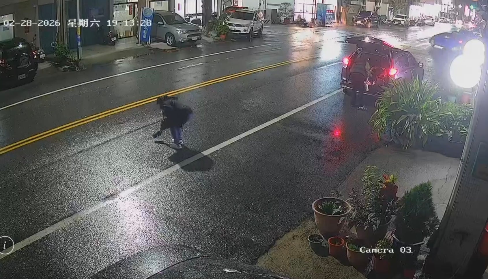 姊妹為母籌借「十萬元手術費」掉街頭被撿走 警方依法偵辦、監視畫面曝