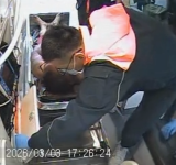 寒單爺遭鞭炮炸傷　消防即刻送醫救治　生命徵象穩定