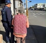 迷途老婦街頭徘徊心慌慌 永樂警察 關鍵手機 助母子團圓