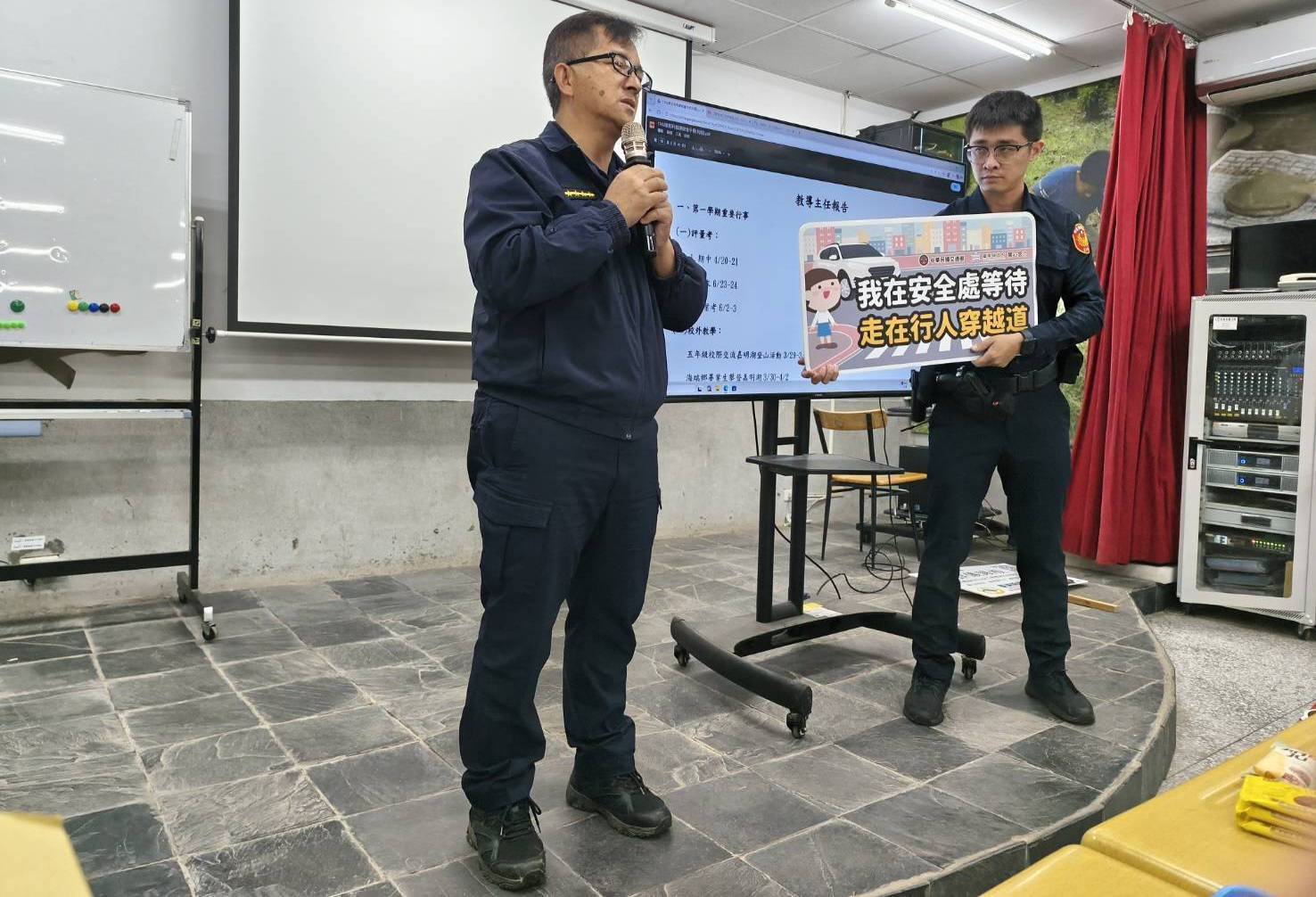 射耳祭安全不打折 關山警察至利稻分校宣導自衛槍枝使用規範