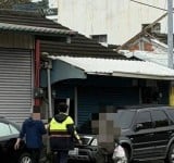 迷途男子焦急徘徊 永樂警察暖心關懷護送深獲民眾感謝 