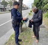 寒夜街頭送暖　寶桑警察以行動守護弱勢