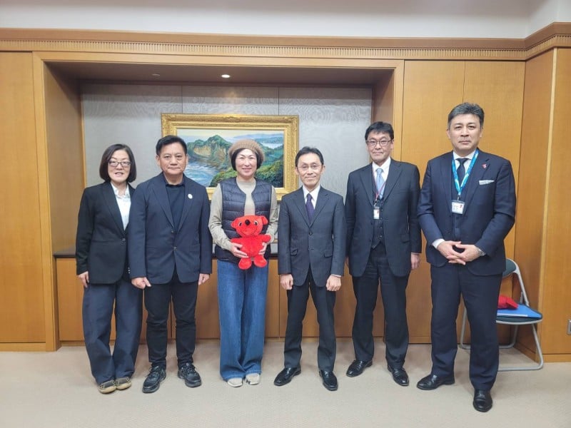 饒慶鈴率團隊拜會千葉縣廳