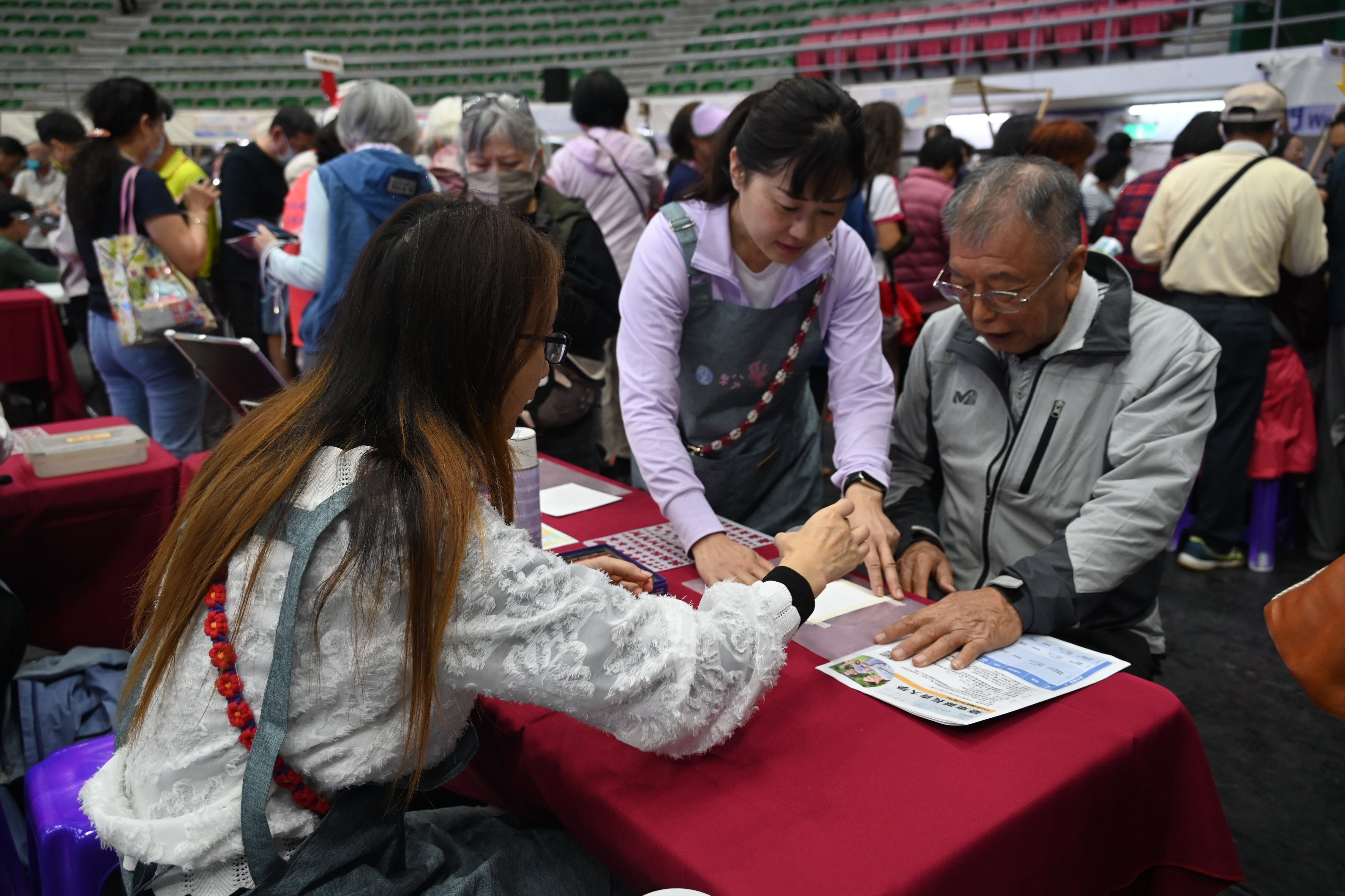長青大學2.0「招生博覽會」熱鬧登場 ! 逾「120班課程」陪長者樂學習