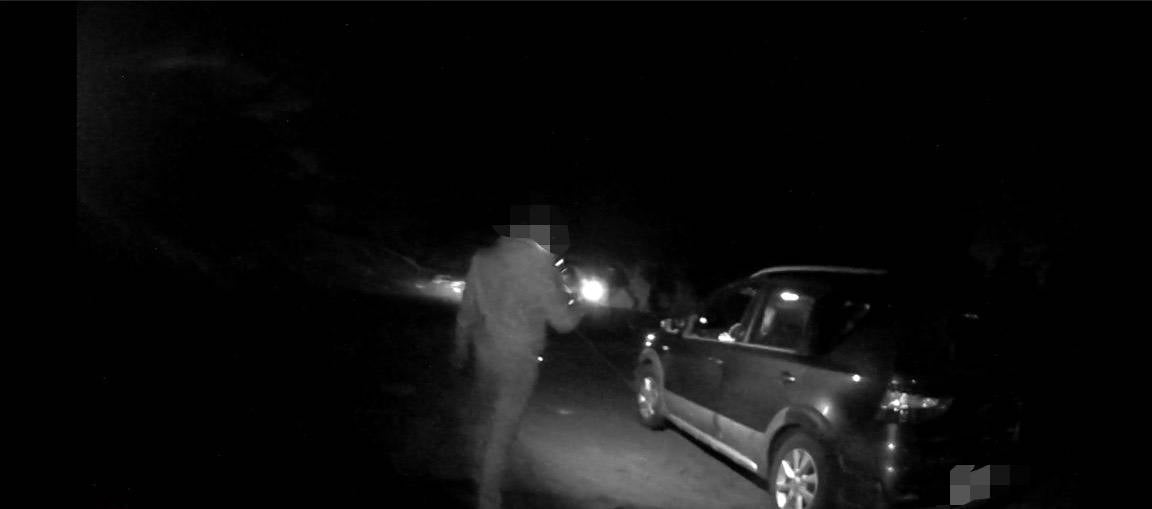 夜間導航誤入沙灘受困 太麻里警察聯手拖吊成功救援