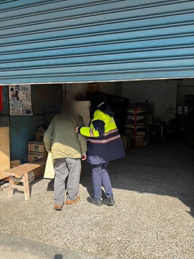 永樂警察熟稔轄區　即時守護長者平安返家