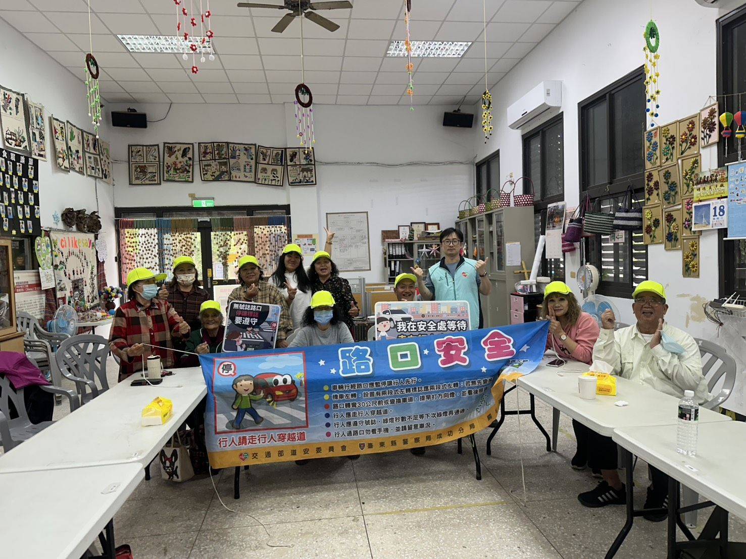 成功警察分局深入文健站宣導交通安全 強調拒絕酒駕守護長者安全